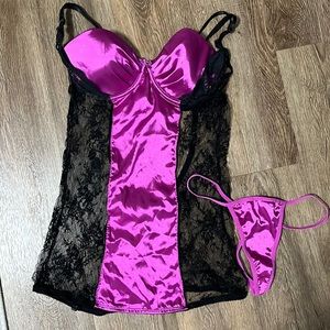 Fredericks of Hollywood Seduction Magenta/Black Lace Lingerie